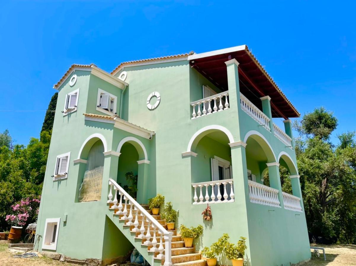 Hill House * Agios Georgios Pagon